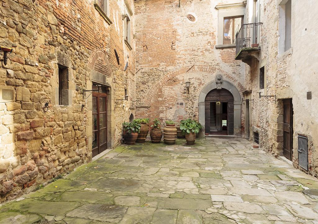 Locanda Al Castello Di Sorci อันกิอารี ภายนอก รูปภาพ