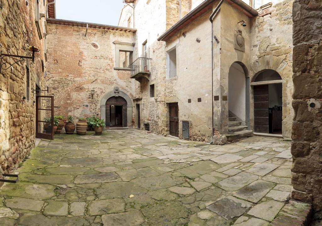 Locanda Al Castello Di Sorci อันกิอารี ภายนอก รูปภาพ